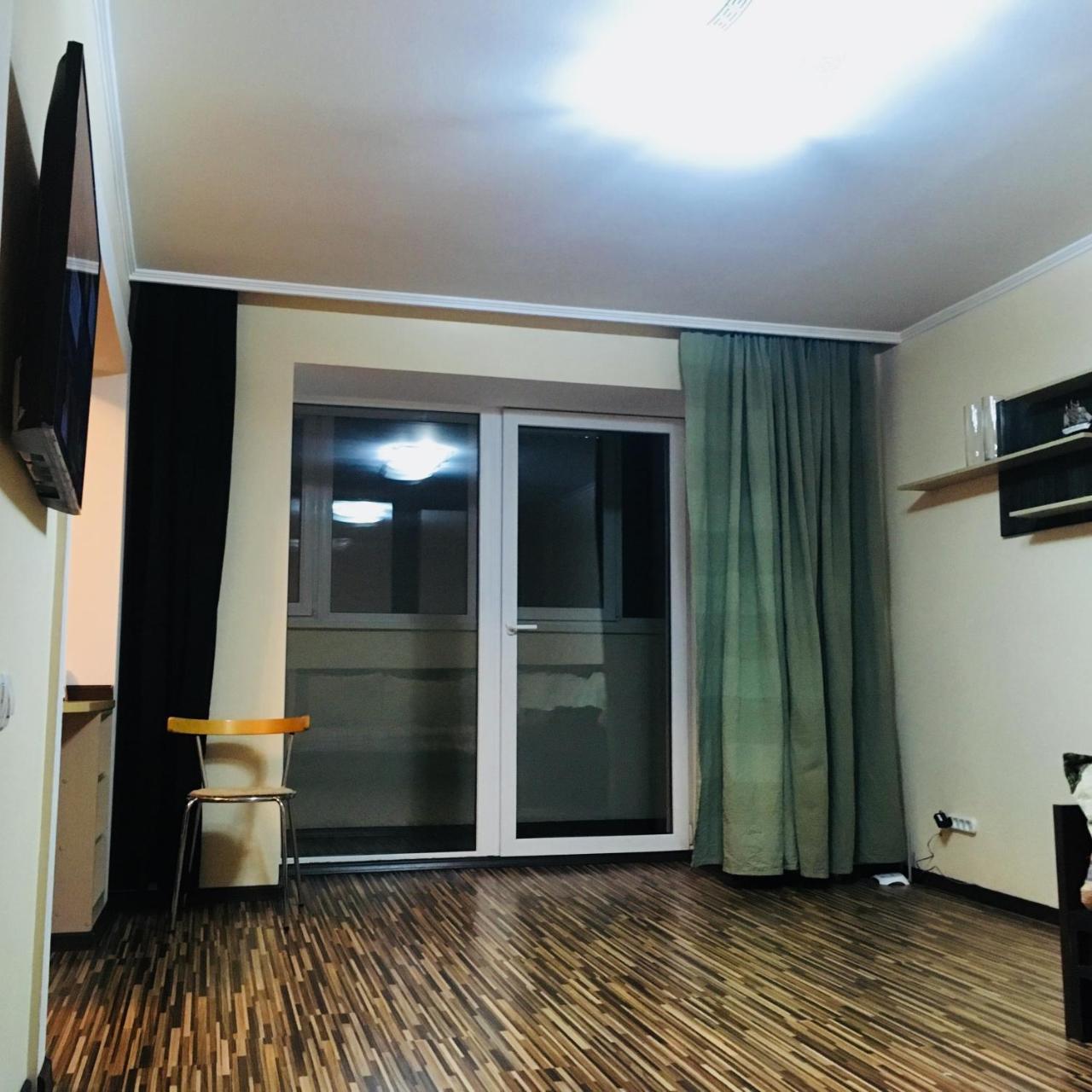 Apartment On Republic Square Uszty-Kamenogorszk Kültér fotó