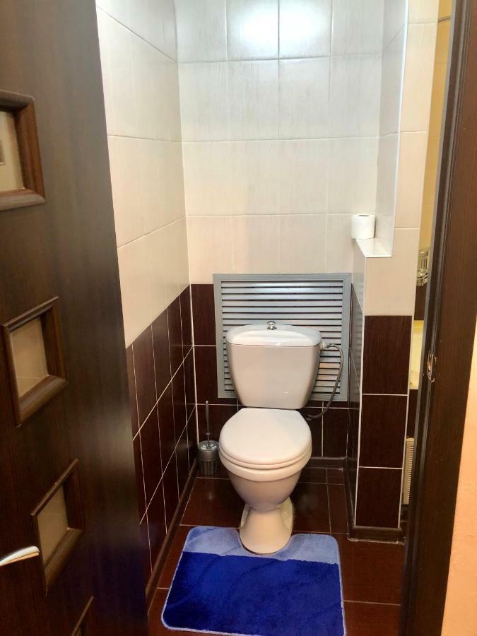 Apartment On Republic Square Uszty-Kamenogorszk Kültér fotó